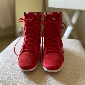 Puma hight top shoes